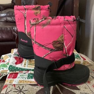 Kid size 13 rain/snow boots